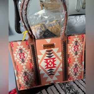 Large wrangler purse! BRAND NEW!